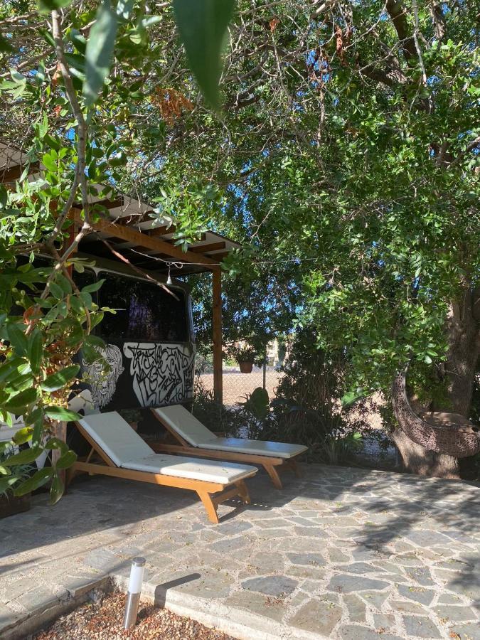 - Magic Bus - Hotel Klorakas Exterior photo