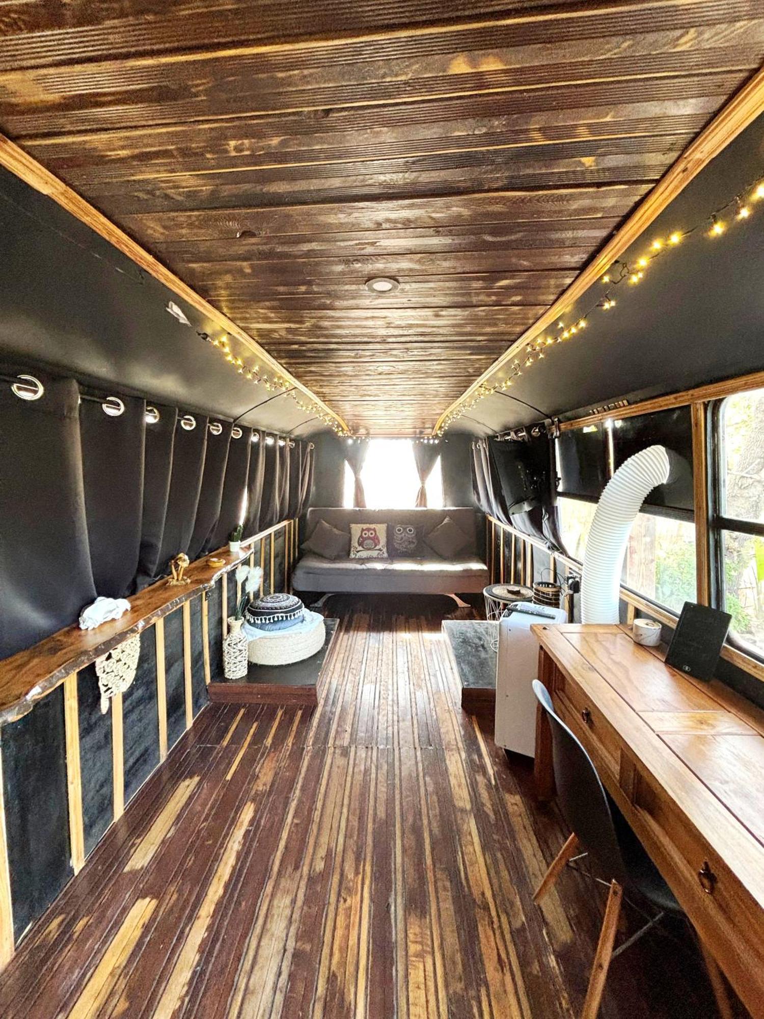 - Magic Bus - Hotel Klorakas Exterior photo